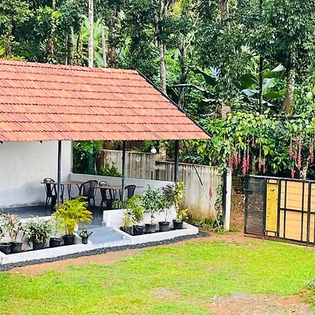 Partho Home Stay Padinjarathara Esterno foto